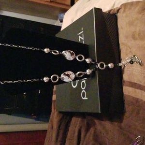 Paparazzi long necklace woth earrings